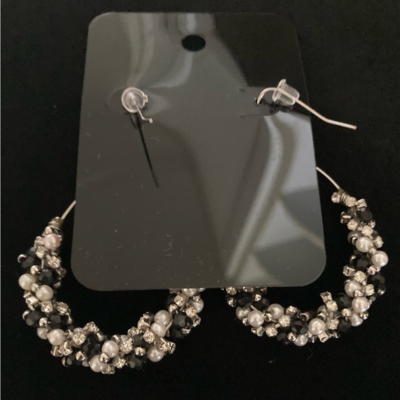 Whitehouse|Blackmarket Silver Cluster Hoop Earrings - Picture 4 of 4